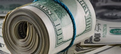 اقتصاد در لبه تیغ دلار 