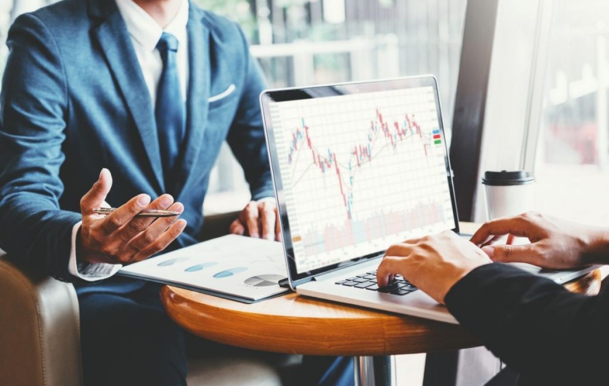 گزارش بازار:بخریم یا بفروشیم؟
